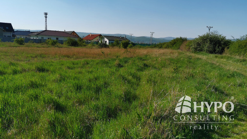 Slovenský Grob - okres Pezinok - predaj veľkého stavebného pozemku