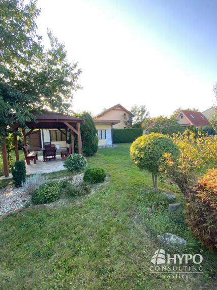 BA-Zlaté piesky-pozemok na rekreačné účely s dvojchatou -Mokráň záhon