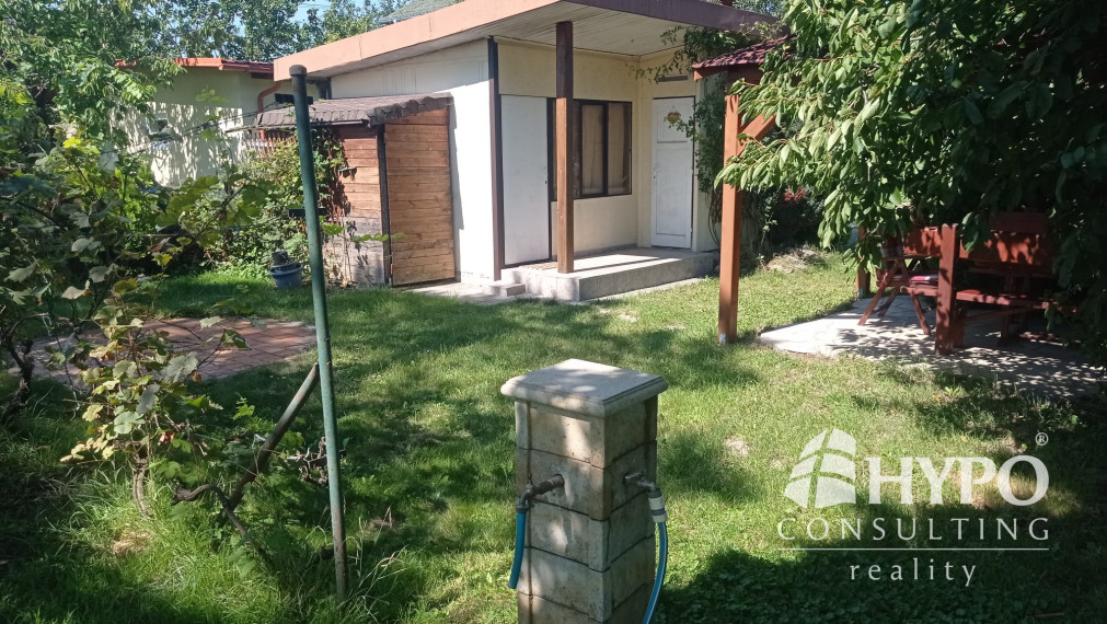 BA-Zlaté piesky-pozemok na rekreačné účely s dvojchatou -Mokráň záhon