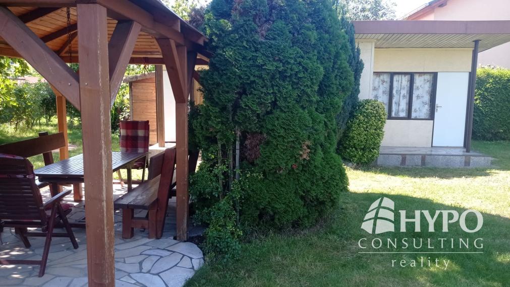 BA-Zlaté piesky-pozemok na rekreačné účely s dvojchatou -Mokráň záhon