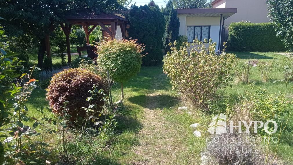 BA-Zlaté piesky-pozemok na rekreačné účely s dvojchatou -Mokráň záhon