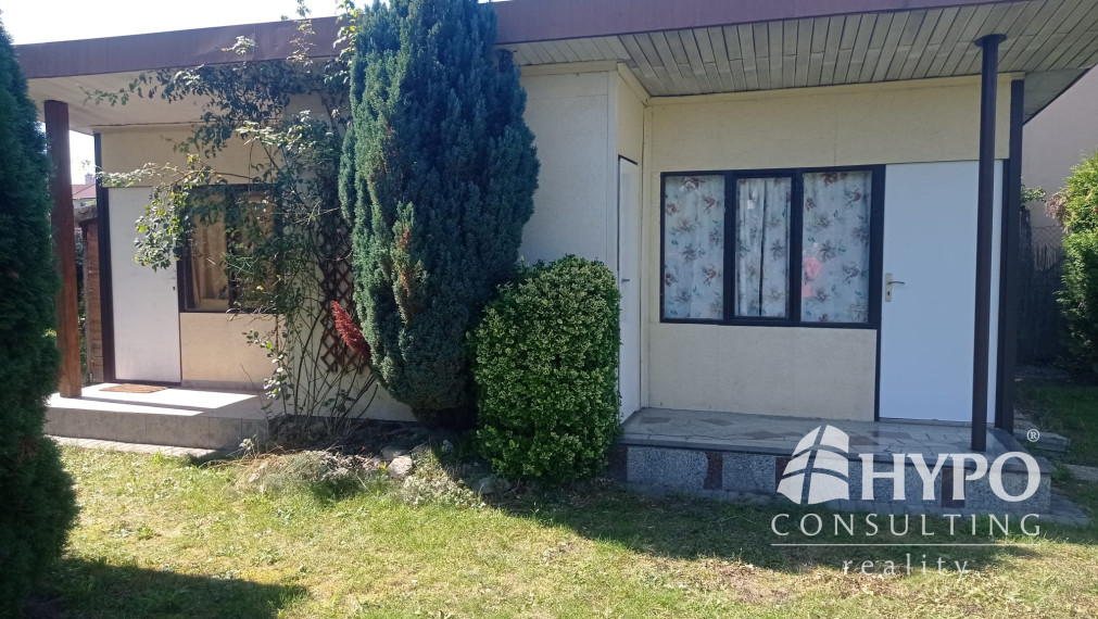 BA-Zlaté piesky-pozemok na rekreačné účely s dvojchatou -Mokráň záhon