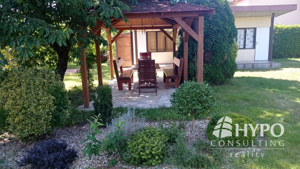 BA-Zlaté piesky-pozemok na rekreačné účely s dvojchatou -Mokráň záhon