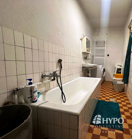 Predaj - priestranný rodinný dom - Diviaky TT