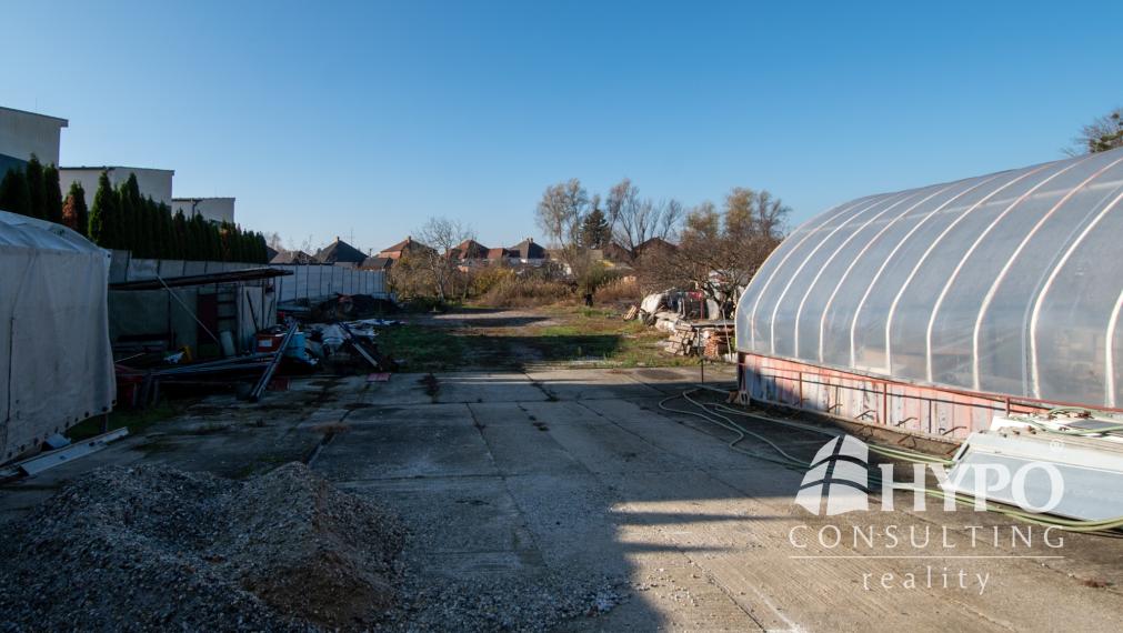 Priestranný dom s veľkým pozemkom vhodný aj na investíciu