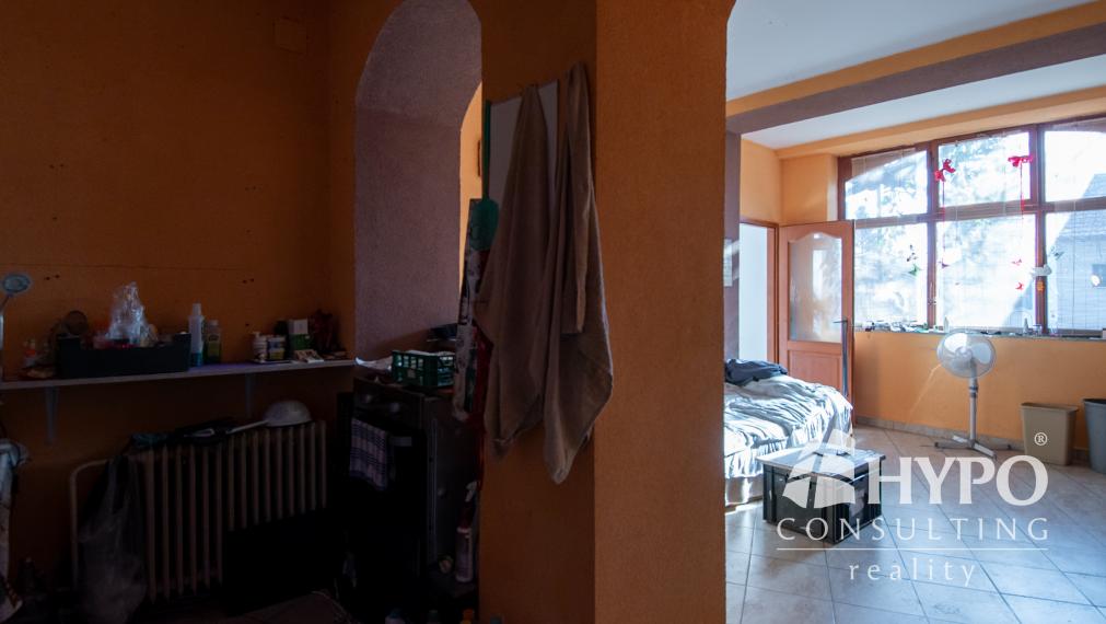 Priestranný dom s veľkým pozemkom vhodný aj na investíciu