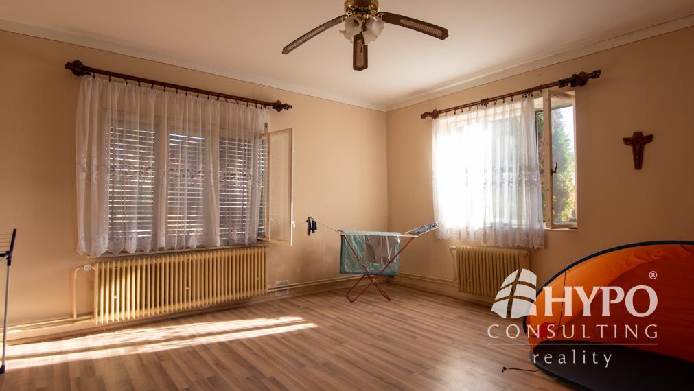 Priestranný dom s veľkým pozemkom vhodný aj na investíciu