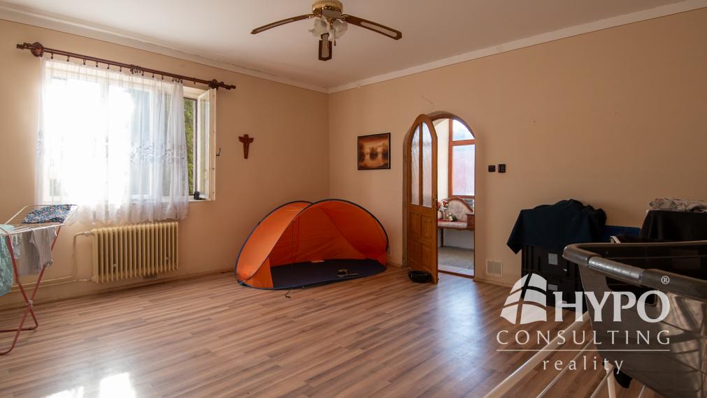 Priestranný dom s veľkým pozemkom vhodný aj na investíciu
