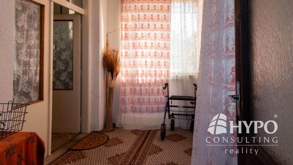 Starší trojpodlažný dom blízko centra