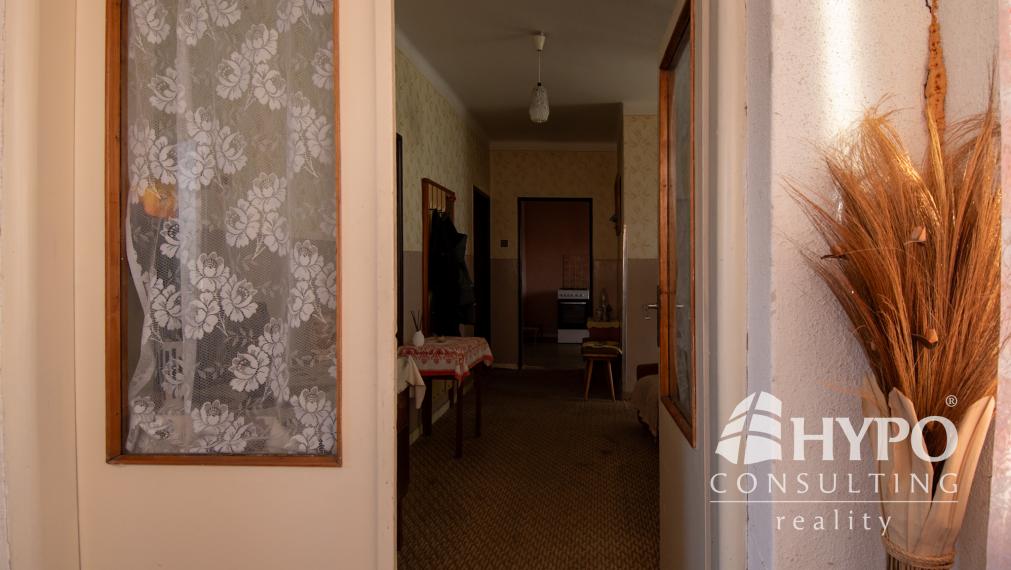 Starší trojpodlažný dom blízko centra