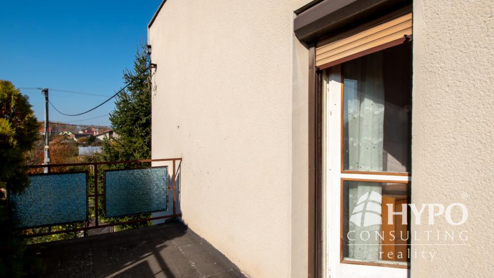 Starší trojpodlažný dom blízko centra