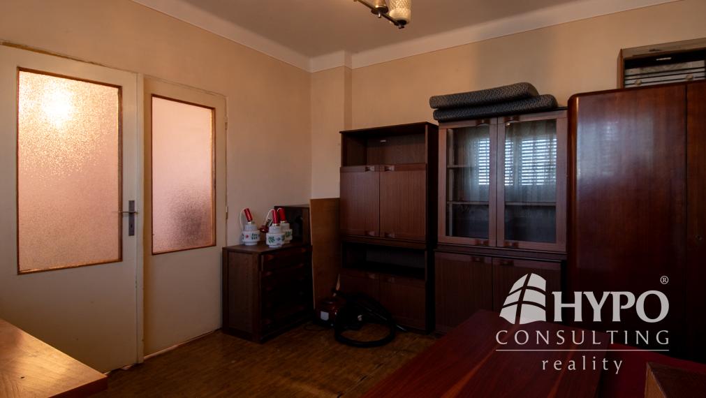 Starší trojpodlažný dom blízko centra