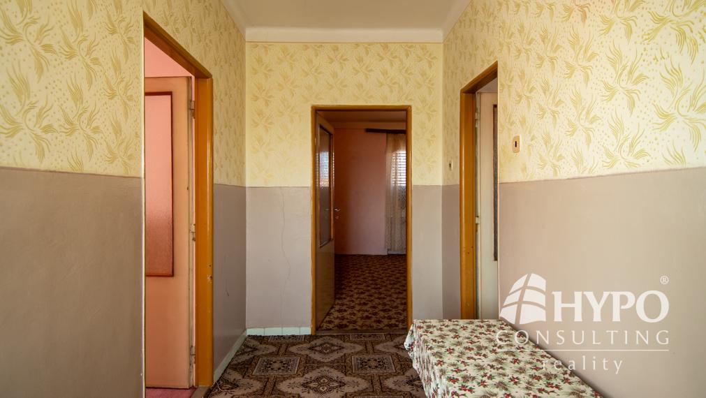 Starší trojpodlažný dom blízko centra