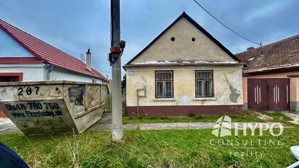 Obrovský pozemok 2421m2 a dom - Investícia pri Malackách