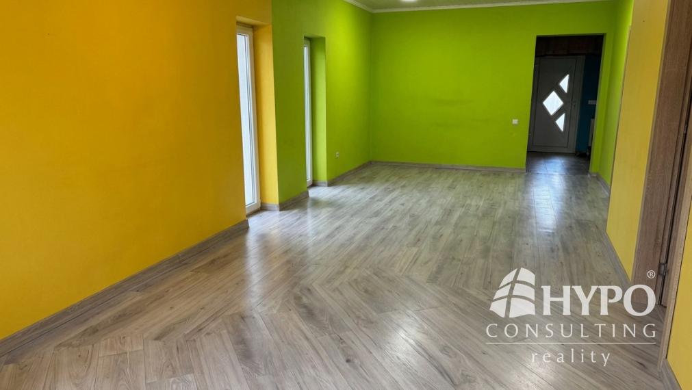 Novostavba s primerane veľkým pozemkom v tichej lokalite