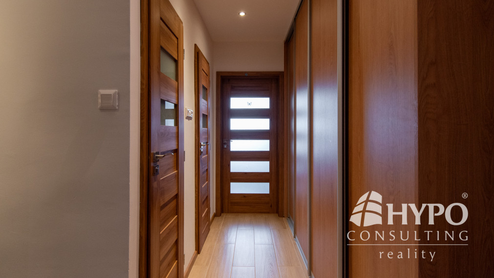 3‑izbový byt s balkónom po rekonštrukcii - Dúbravka