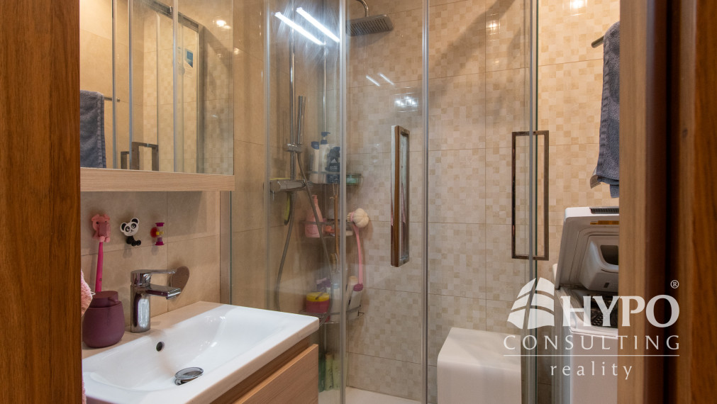 3‑izbový byt s balkónom po rekonštrukcii - Dúbravka