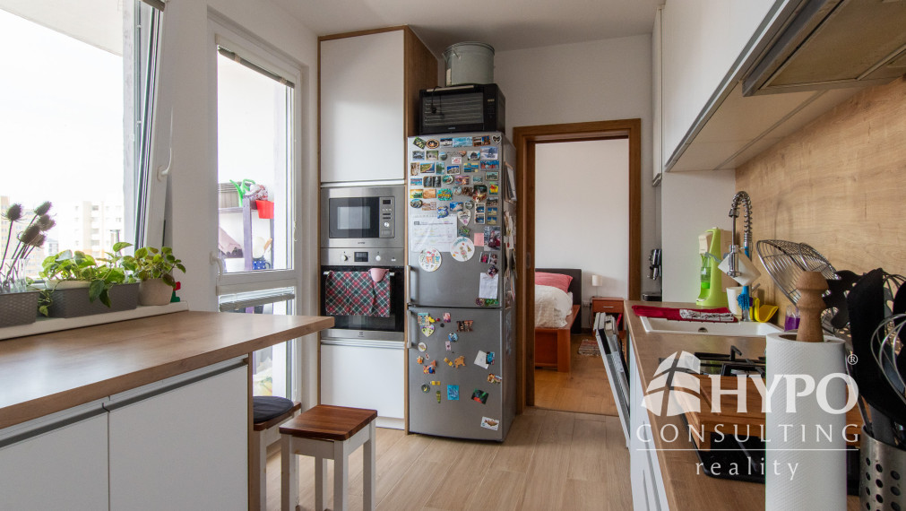 3‑izbový byt s balkónom po rekonštrukcii - Dúbravka