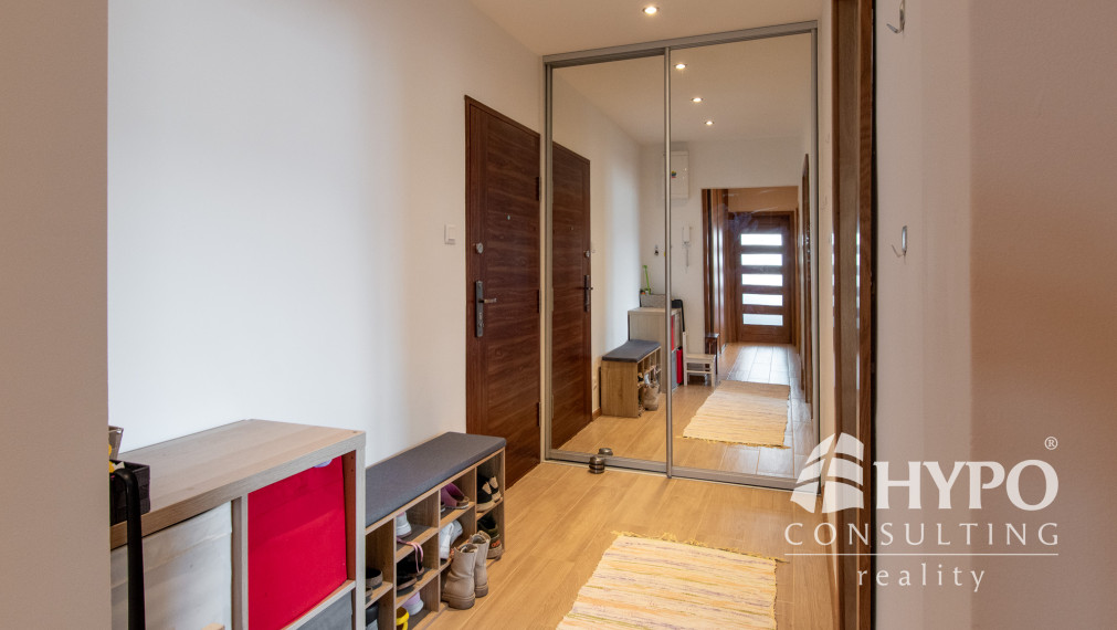 3‑izbový byt s balkónom po rekonštrukcii - Dúbravka