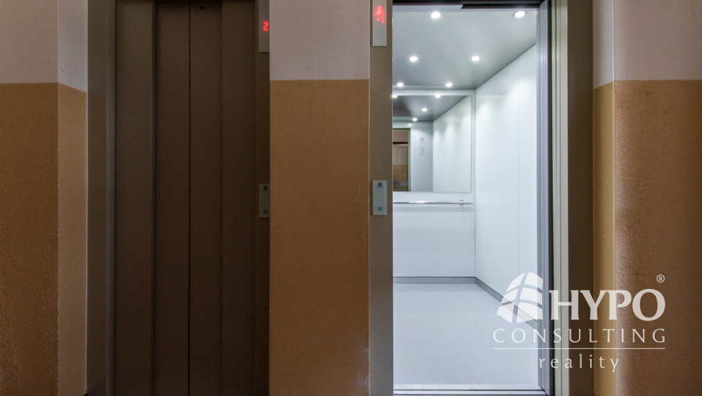 3‑izbový byt s balkónom po rekonštrukcii - Dúbravka