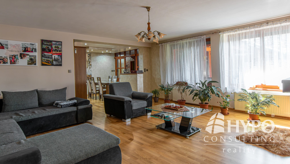 HORNÉ SALIBY-nadštandarné bývanie-8 izieb, sauna, vírivka, garáže, pozemok 1840 m2