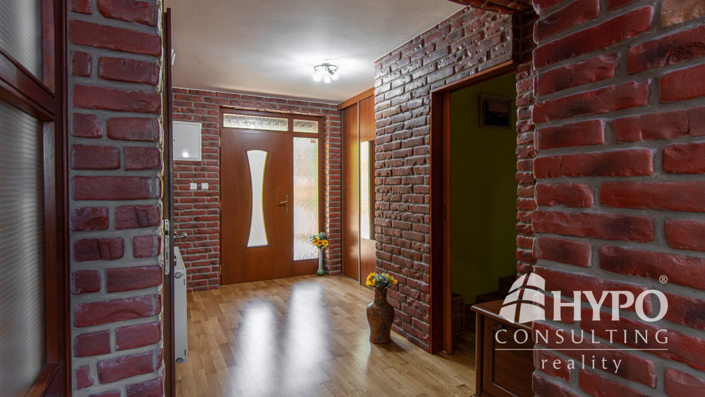HORNÉ SALIBY-nadštandarné bývanie-8 izieb, sauna, vírivka, garáže, pozemok 1840 m2