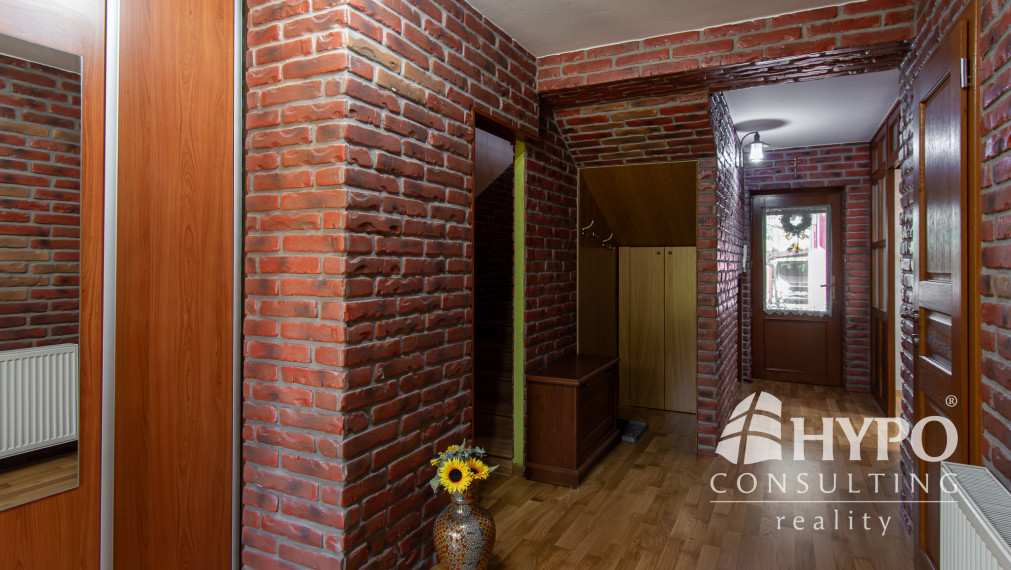HORNÉ SALIBY-nadštandarné bývanie-8 izieb, sauna, vírivka, garáže, pozemok 1840 m2