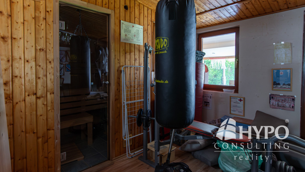 HORNÉ SALIBY-nadštandarné bývanie-8 izieb, sauna, vírivka, garáže, pozemok 1840 m2