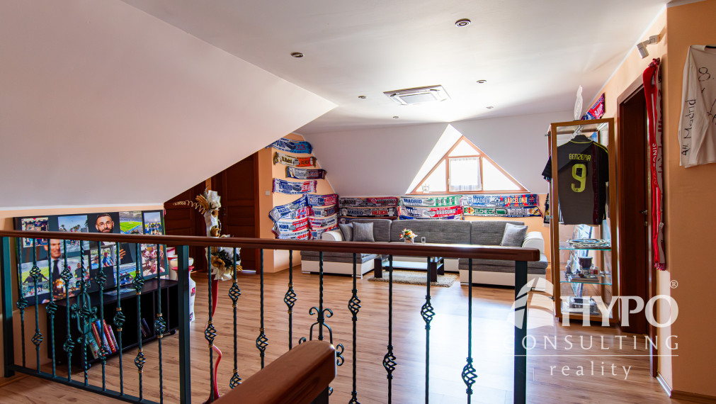 HORNÉ SALIBY-nadštandarné bývanie-8 izieb, sauna, vírivka, garáže, pozemok 1840 m2