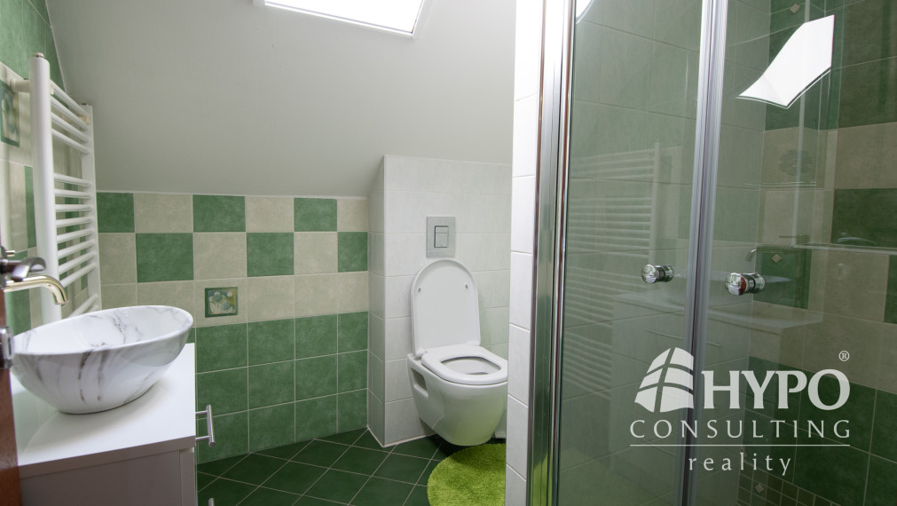 HORNÉ SALIBY-nadštandarné bývanie-8 izieb, sauna, vírivka, garáže, pozemok 1840 m2