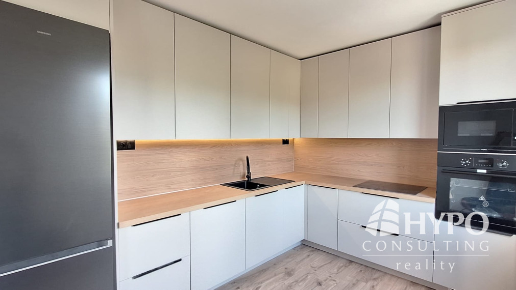 Na predaj 3 izbový byt veľkometrážny 85m2 Vrútky