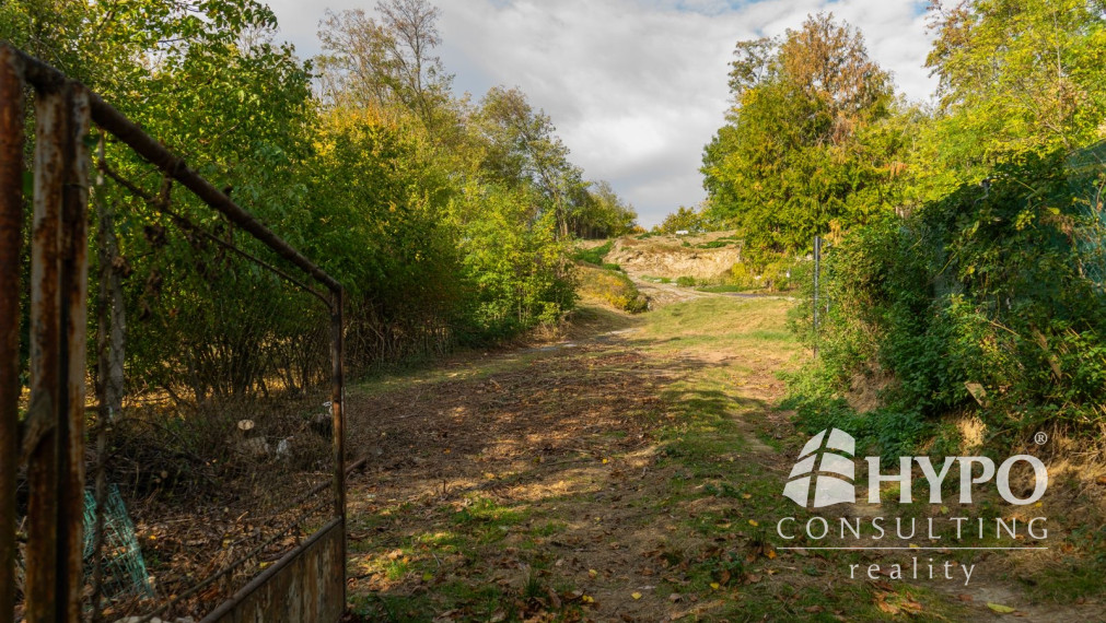 Kaskádovitý off-grid raj (19,3 a) s cestou, Stupava