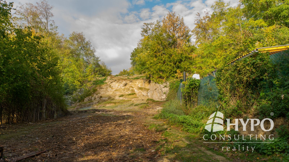 Kaskádovitý off-grid raj (19,3 a) s cestou, Stupava