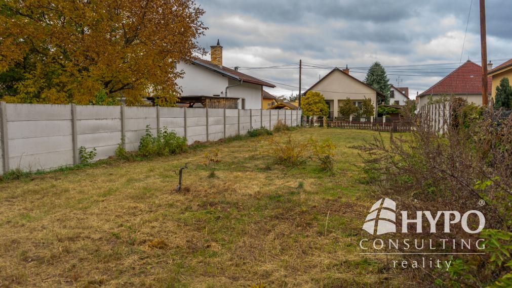 Zasieťovaný rovinatý pozemok (429m²) v zástavbe, Lozorno