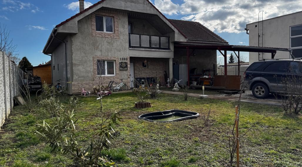 Novostavba s primerane veľkým pozemkom v tichej lokalite