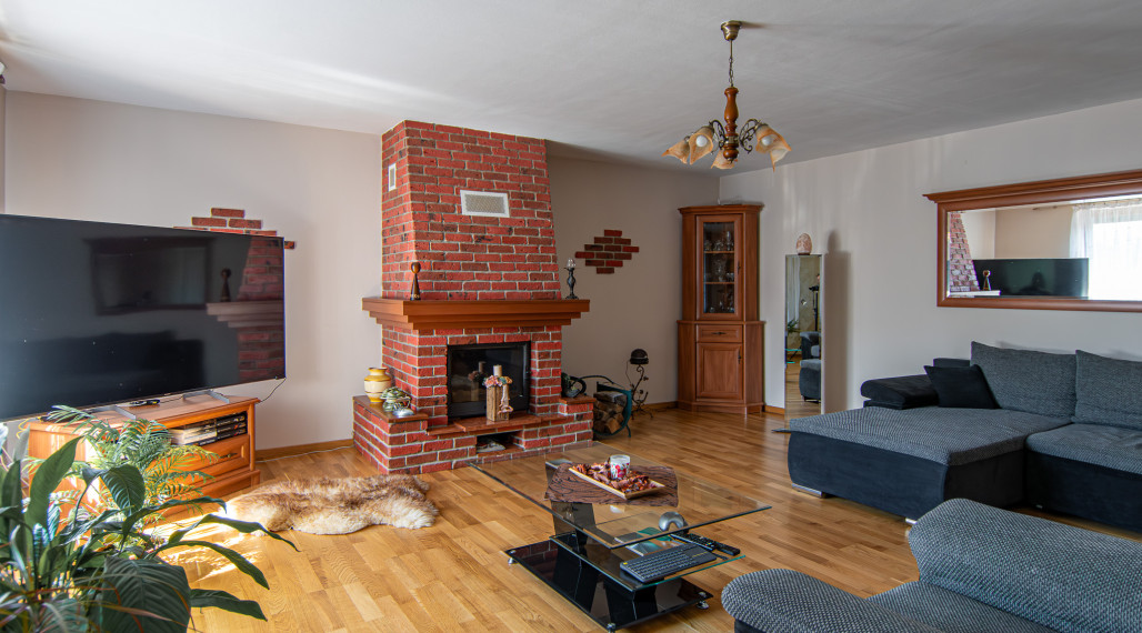HORNÉ SALIBY-nadštandarné bývanie-8 izieb, sauna, vírivka, garáže, pozemok 1840 m2