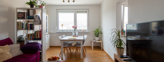 3‑izbový byt s balkónom po rekonštrukcii - Dúbravka