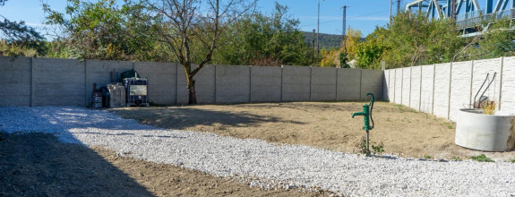 Pripravená záhrada s elektrinou pre mobilný dom, BA-Rača