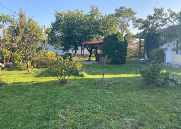 BA-Zlaté piesky-pozemok na rekreačné účely s dvojchatou -Mokráň záhon